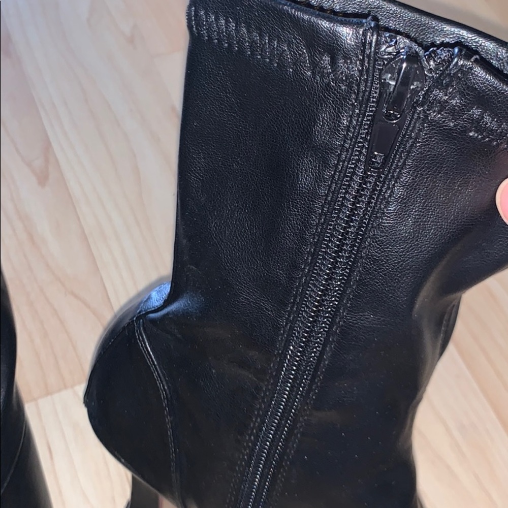 Boots - Picture 8 of 10